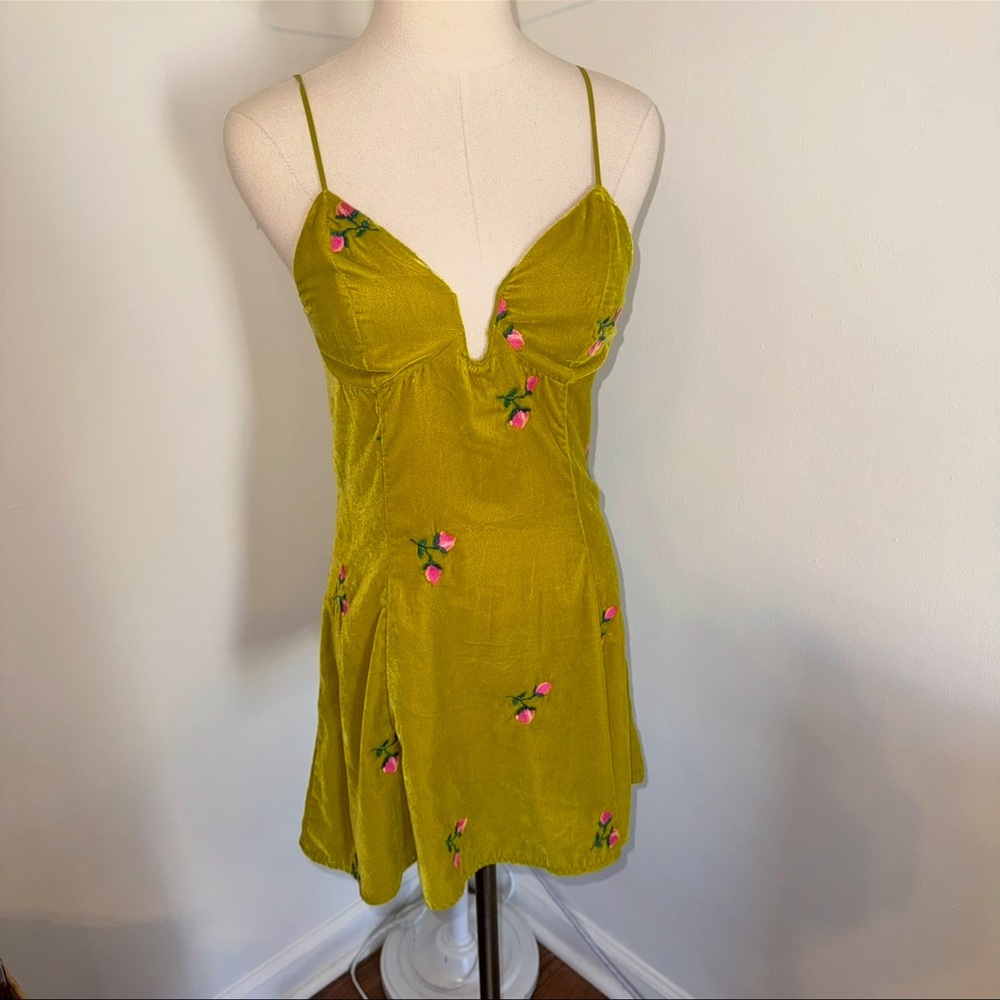 Urban Outfitters Small Lime Green Chartreuse Velvet Floral Rose Mini Dress